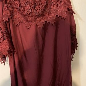 Off shoulder, cold shoulder top.